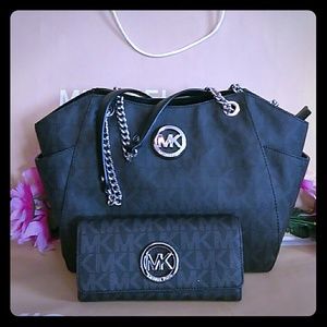 SALE💰 Michael kors purse shoulder bag ONLY